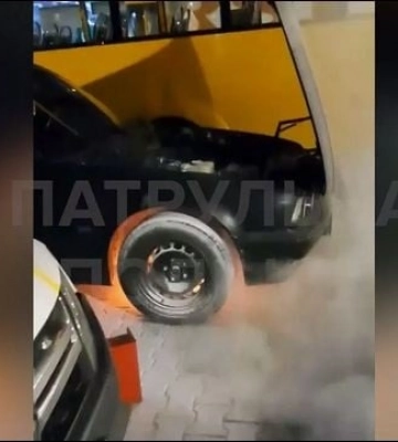 В Киеве на АЗС загорелся автомобиль: водитель в салоне этого даже не заметил
