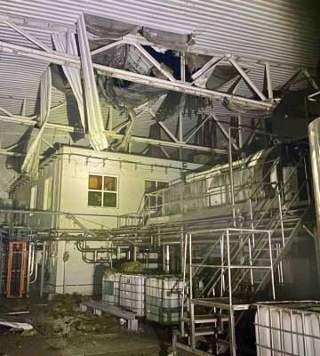 Росіяни усю ніч тероризували Дніпропетровщину: пошкоджені харчове підприємство та водогін