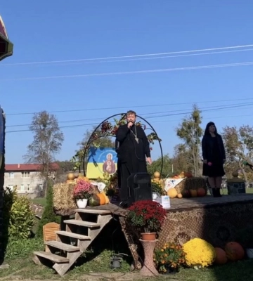На Ровенщине верующие собрали средства для ВСУ на благотворительной ярмарке