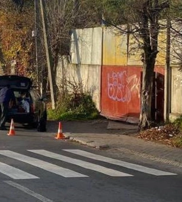 Водій Opel Omega збив двох пішохідок на переході у Львові