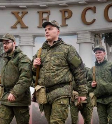 Для усиления мобилизации: на оккупированном Юге россияне собирают данные с мужчин на блокпостах