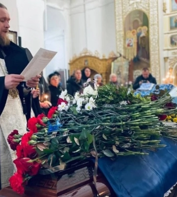 В пяти епархиях священники УПЦ отпели погибших украинских воинов