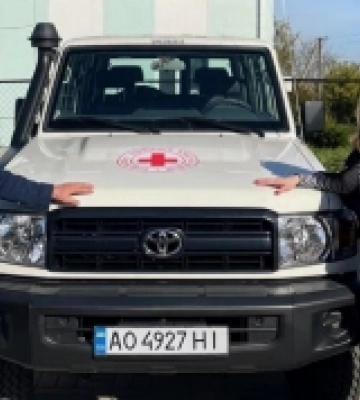 Рівненська обласна дитяча лікарня отримала авто для мобільної бригади лікарів