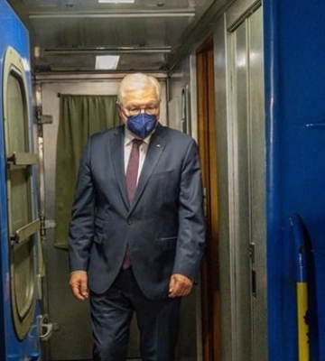 Штайнмайер обратился с посланием к гражданам Украины и Германии