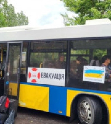 Окупанти фактично припинили пропускати евакуаційний транспорт з Херсонської та Запорізької областей, - Мінреінтеграції