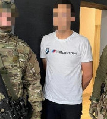 На Київщині депутата і ексзаступника голови сільради затримано при спробі заволодіння 45 тис. доларів