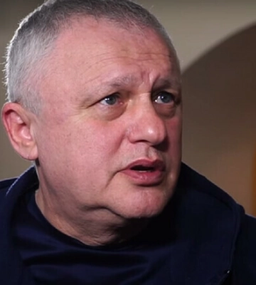 СУРКИС: «Случился сбой. Команда находится в поездах, самолетах и автобусах»