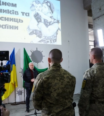 Терехов вручив нагороди військовим «Азова»