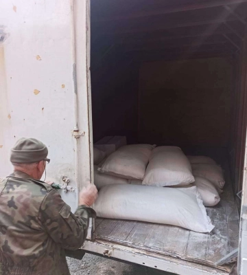 Продукти, теплі речі: допомога від Дніпра 