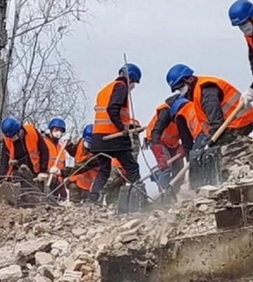 Безробітні українці підуть в «Армію відновлення»: що це і як працюватиме 