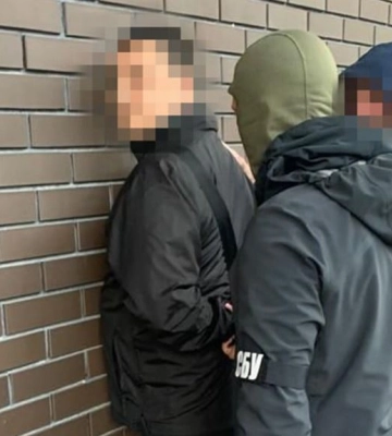 Депутат ОПЗЖ та керівник філії столичного банку організували канали нелегального виїзду за кордон, - СБУ. ФОТОрепортаж