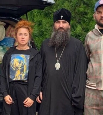 В епархиях УПЦ помогает переселенцам, воинам, больным и нуждающимся