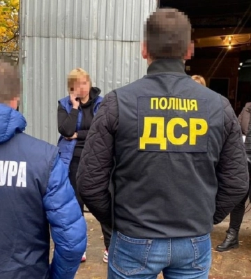 Керівницю львівського благодійного фонду затримали за допомогу у втечі ухилянтам