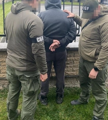 Депутата Чернігівської райради підозрюють в незаконому переправлення військовозобовязаного через кордон