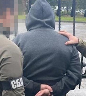 Допомагали ухилянтам тікати за кордон: СБУ затримала депутата ОПЗЖ та столичного банкіра