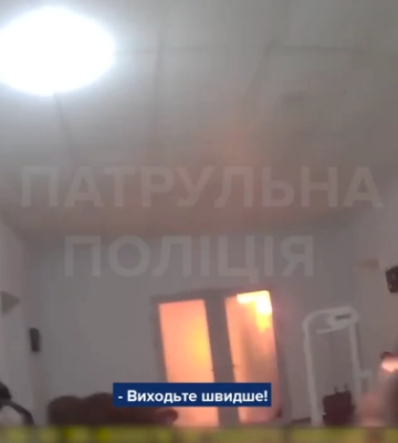 У Києві спалахнув хостел у Голосіївському районі – відео