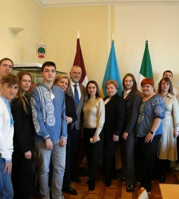 Переможці стажування в черкаській мерії поїхали у Валмієру