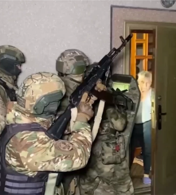Підслуховують у магазинах і лікарнях. Як в окупованому Росією Криму знаходять і переслідують незадоволених