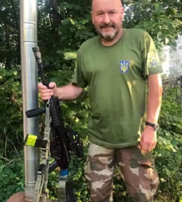 Президента просять присвоїти звання Героя України дніпровському тележурналістові та військовому Віктору Ожогіну