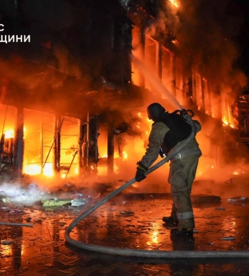 Дрони ворога вночі атакували Охтирку та Ізмаїл: у містах сильні пожежі, є поранені 