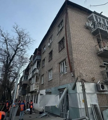 В Днепре враг обстрелял инфраструктуру, есть пострадавшие и разрушения