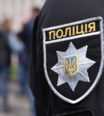 Поранив двох людей: в Одесі поліція затримала чоловіка з сокирою