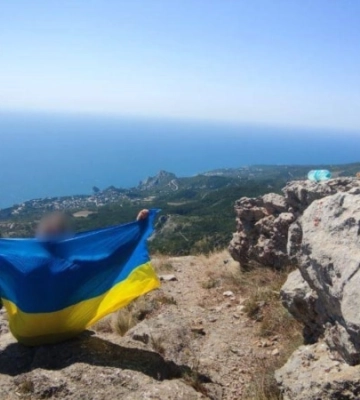 В Крыму активисты «Желтой ленты» устроили акцию ко Дню Независимости Украины