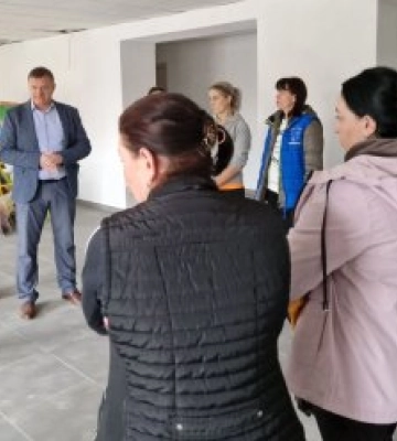 Берегове – громада підтримки: зустріли другий евакуаційний потяг з Дніпропетровщини