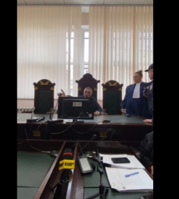 У Львові «активіст» захопив крісло головуючої судді та нецензурно висловився на адресу судді і прокурора