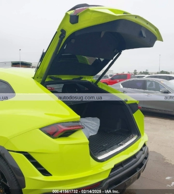 Новий Lamborghini Urus Performante визнано повністю втраченим