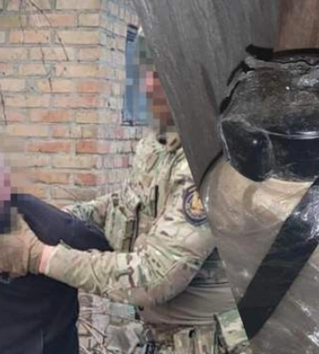 Хотели заминировать пикап мобильной огневой группы: на Днепропетровщине мужчины готовили теракт