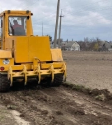 Грейдерували та підсипали дороги у Новому Корці