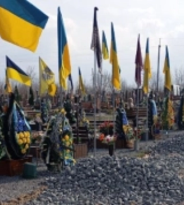 В Острозі розпочали облаштовувати Алею слави з похованнями загиблих військових