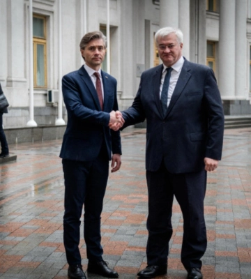 Росія нехтує домовленостями, у Херсоні зранку знову атаковано енергооб’єкт, - Сибіга