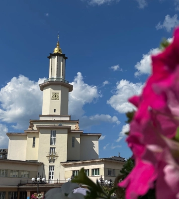 У підземеллі Франківської ратуші розкажуть про “Тематичний маршрут замками”