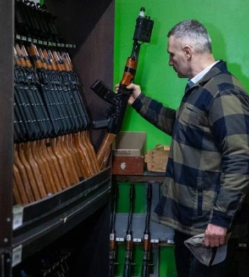 Кличко перевірив, як київські комунальники проходять обов’язкову військову підготовку
