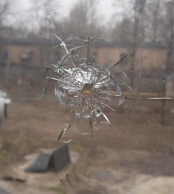 У Києві невідомі обстріляли будівлю Київтеплоенерго, загрози припинення тепло- та енергопостачання немає