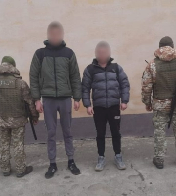 Прикордонники запобігли незаконному перетину кордону залізницею Прикордонники запобігли незаконному перетину кордону залізницею