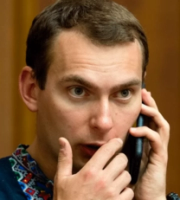 Нардеп Ярослав Железняк покупал ценные бумаги и криптовалюту, а его жена Lexus