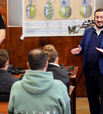 «Захист Львівщини» провів заняття з підготовки до нацспротиву для працівників Львівської ОВА