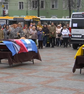 У Рівному віддали останню шану двом захисникам України – Олександру Карпюку та Петру Байдецькому