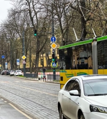 У Львові трамваї їздять швидше: на Бандери – Політехнічній змінили світлофори