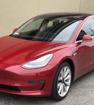 Продажі автомобілів Tesla у Франції та Швеції впали до найнижчого рівня за чотири роки