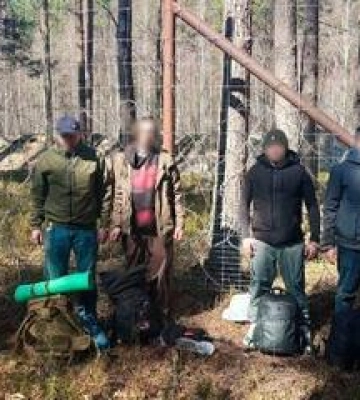 Допомагала чоловікам незаконно виїжджати: на Волині засудили прикордонницю
