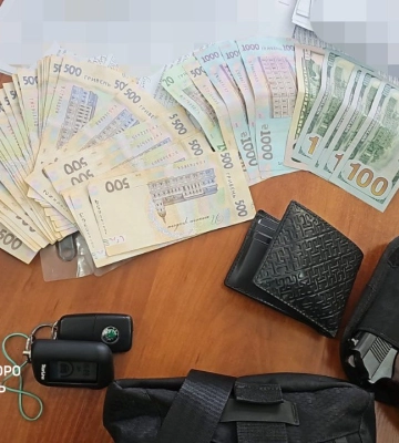 Гроші або мобілізація: на Одещині затримали поліцейських, які шантажували підприємців