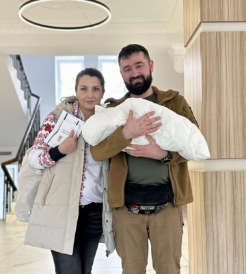 Вперше стала мамою у 39 років: у Львові військовий став татом після важкого поранення, - ФОТО