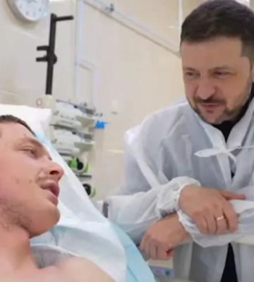 Зеленский в Днепре: посетил раненых защитников и наградил героев. ВИДЕО