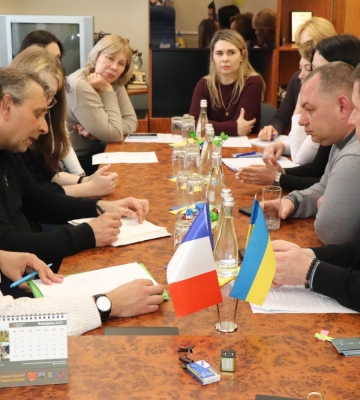 Представники французьких гуманітарних організацій приїхали обговорити допомогу Сумській громаді