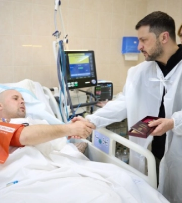 Зеленський прибув до Дніпра і відвідав госпіталь