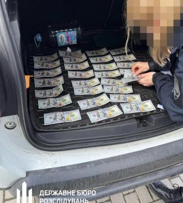 На Закарпатті викрили правоохоронця, який організував незаконне переправлення за кордон